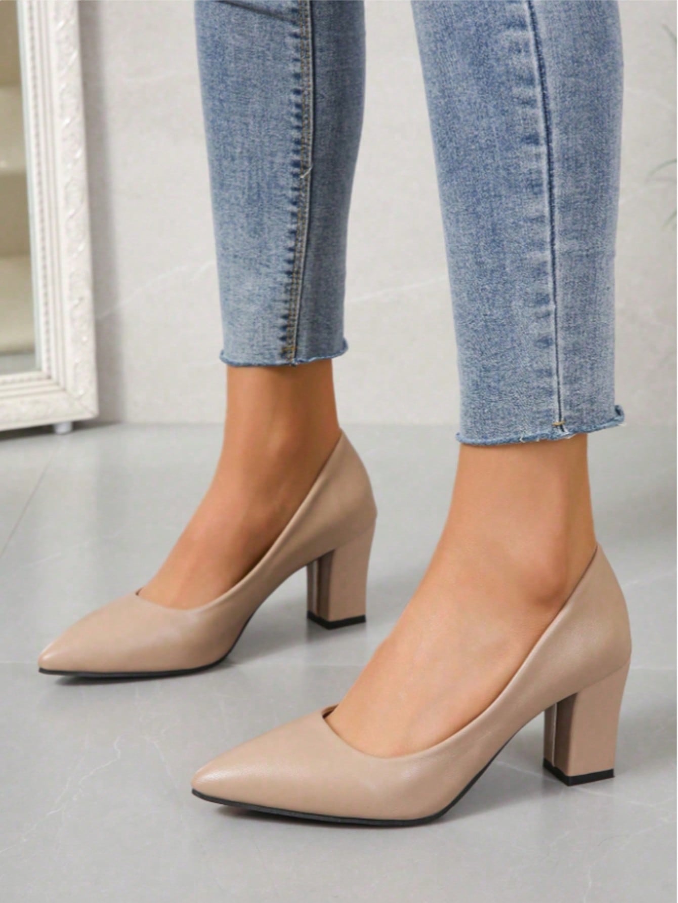 حذاء نسائي أنيق وجذاب بكعب عال - مراجعة Court Heel Pointed وسعره